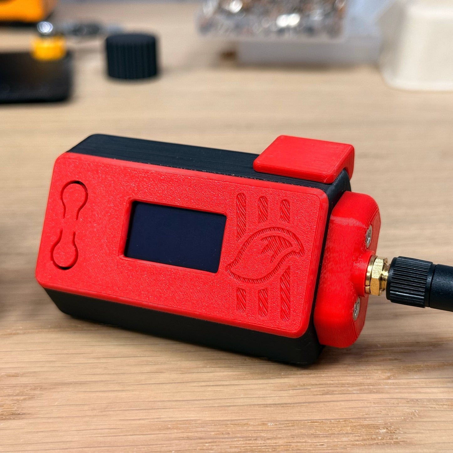 Nibbler2 - Portable MeshCore Meshtastic Node case with SMA Connector or Internal Antenna